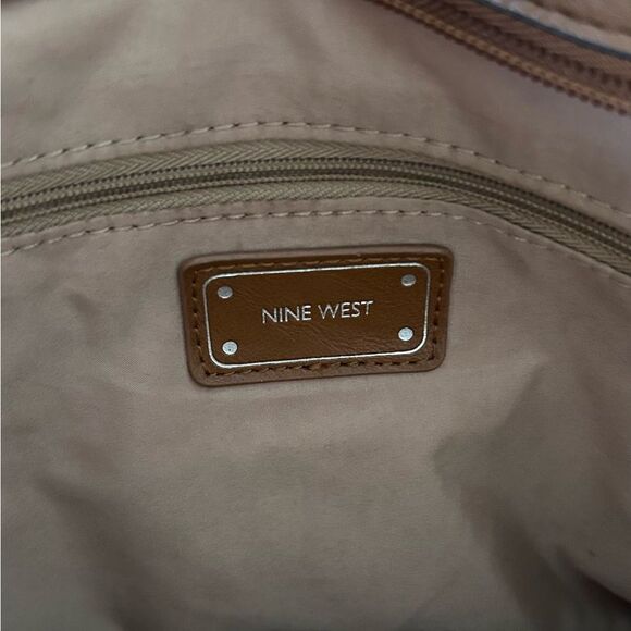 PREOWNED … NINE WEST Stylish Multicolor Tote Bag - Picture 5 of 5